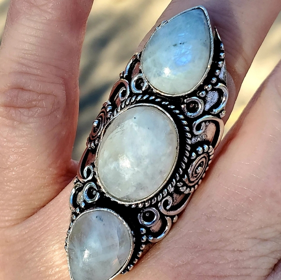 New Rainbow Moonstone 925 Silver Statement Ring. - Picture 8 of 15